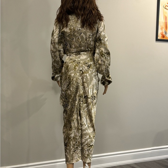 Patterned Wrap Dress - Picture 2 of 4